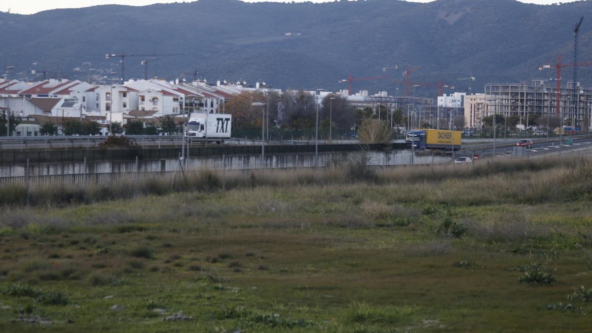 Solar donde se ubicará el nuevo parque de Miralbaida.