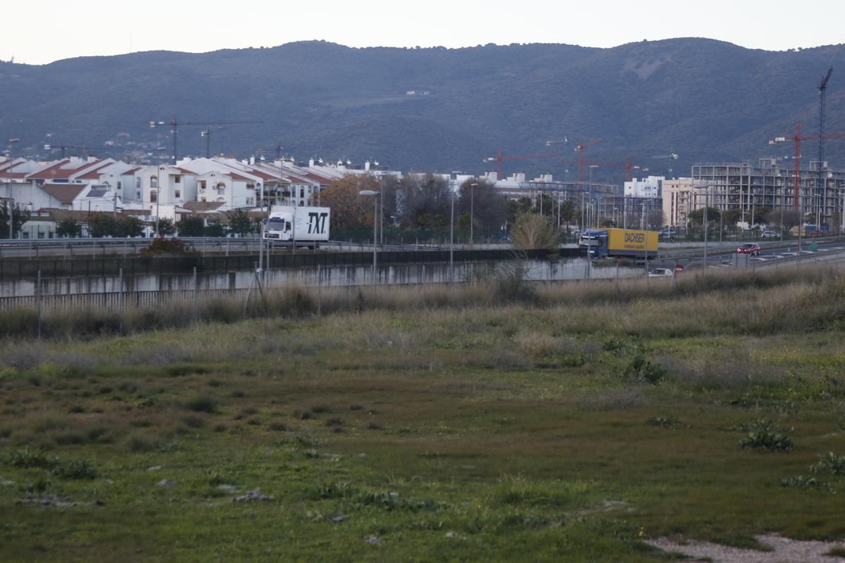 Solar donde se ubicará el nuevo parque de Miralbaida.