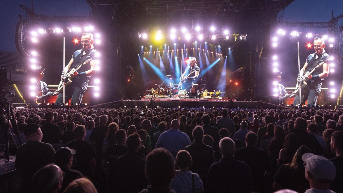 Bruce Springsteen en concierto en el Estadi Olimpic  