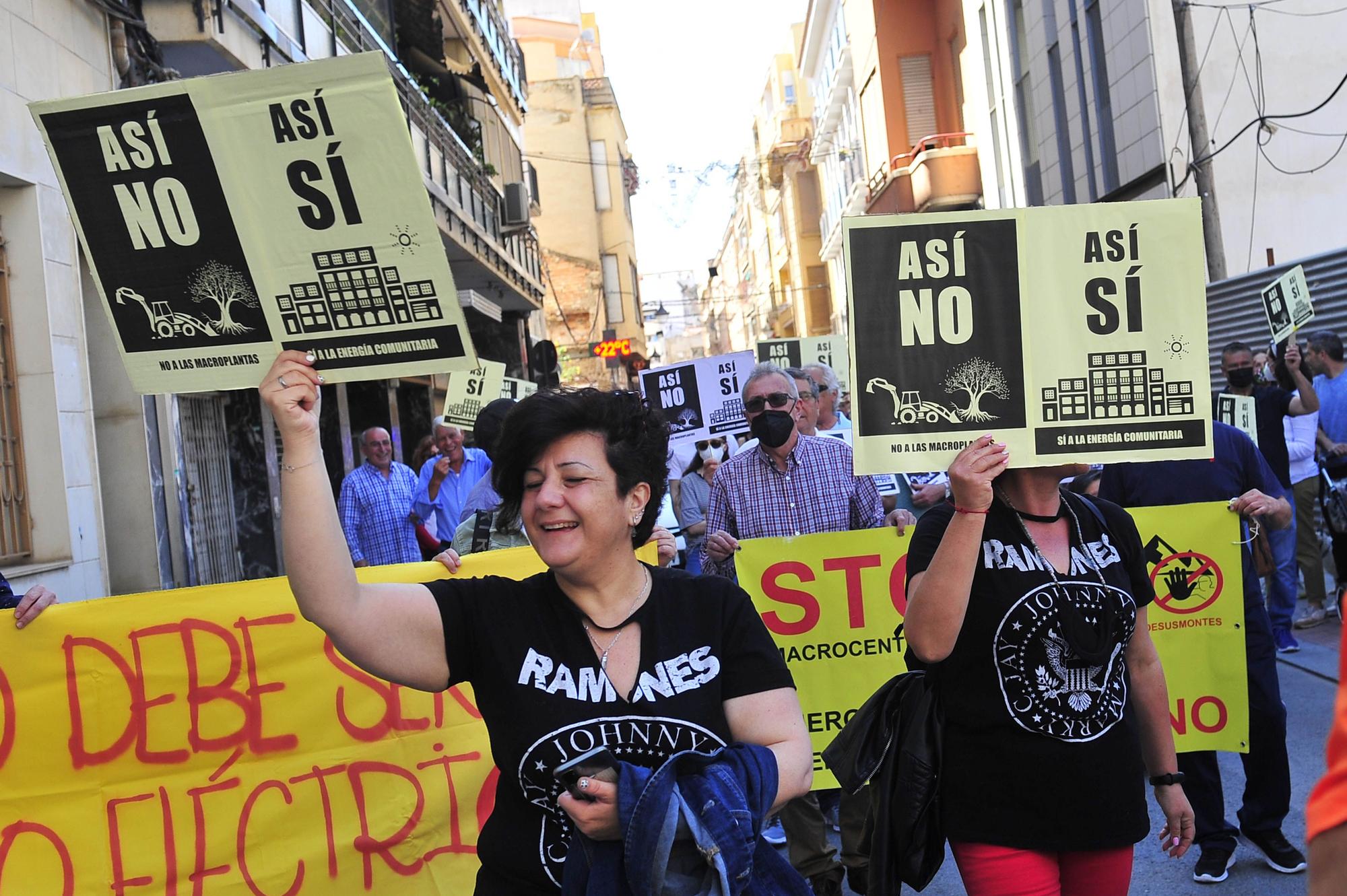 Manifestación contra las plantas solares en Elda