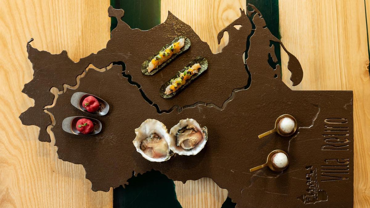 El mapa de las Terres de l'Ebre, con los aperitivos del menú homenaje de Villa Retiro con motivo de su 20º aniversario.