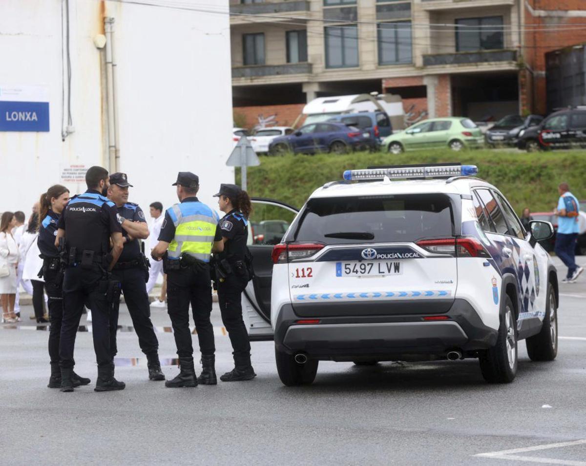 Agentes de Policía Local en A Illa de Arousa.