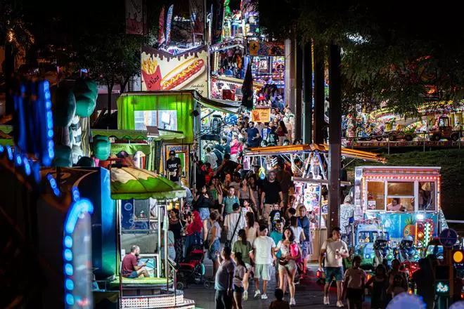 La feria de atracciones del Poblenou podrá celebrarse tras un acuerdo para mantenerla en su ubicación habitual