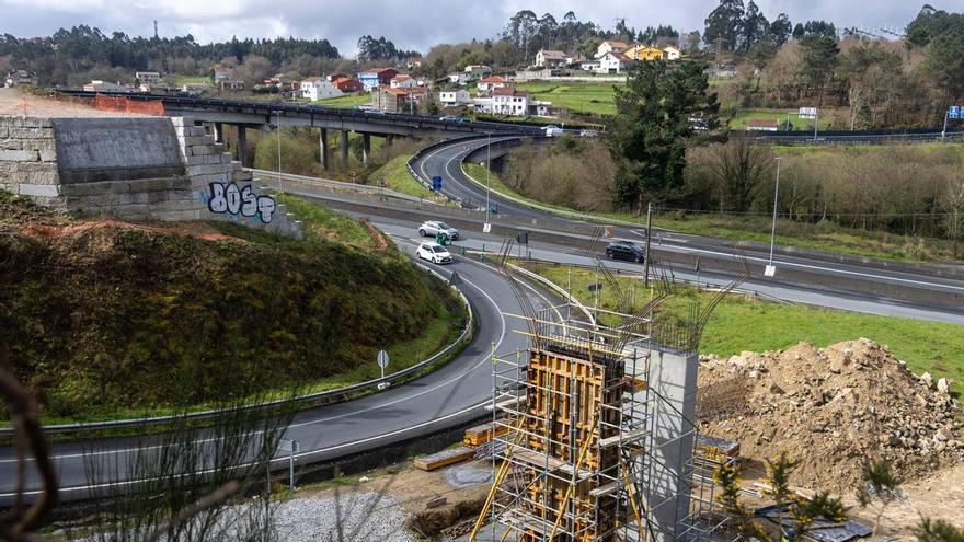 La instalación de dos nuevas pasarelas en la senda Milladoiro-Intermodal obligará a cortar este martes el enlace de la AG-56 con la SC-20 y la AP-9