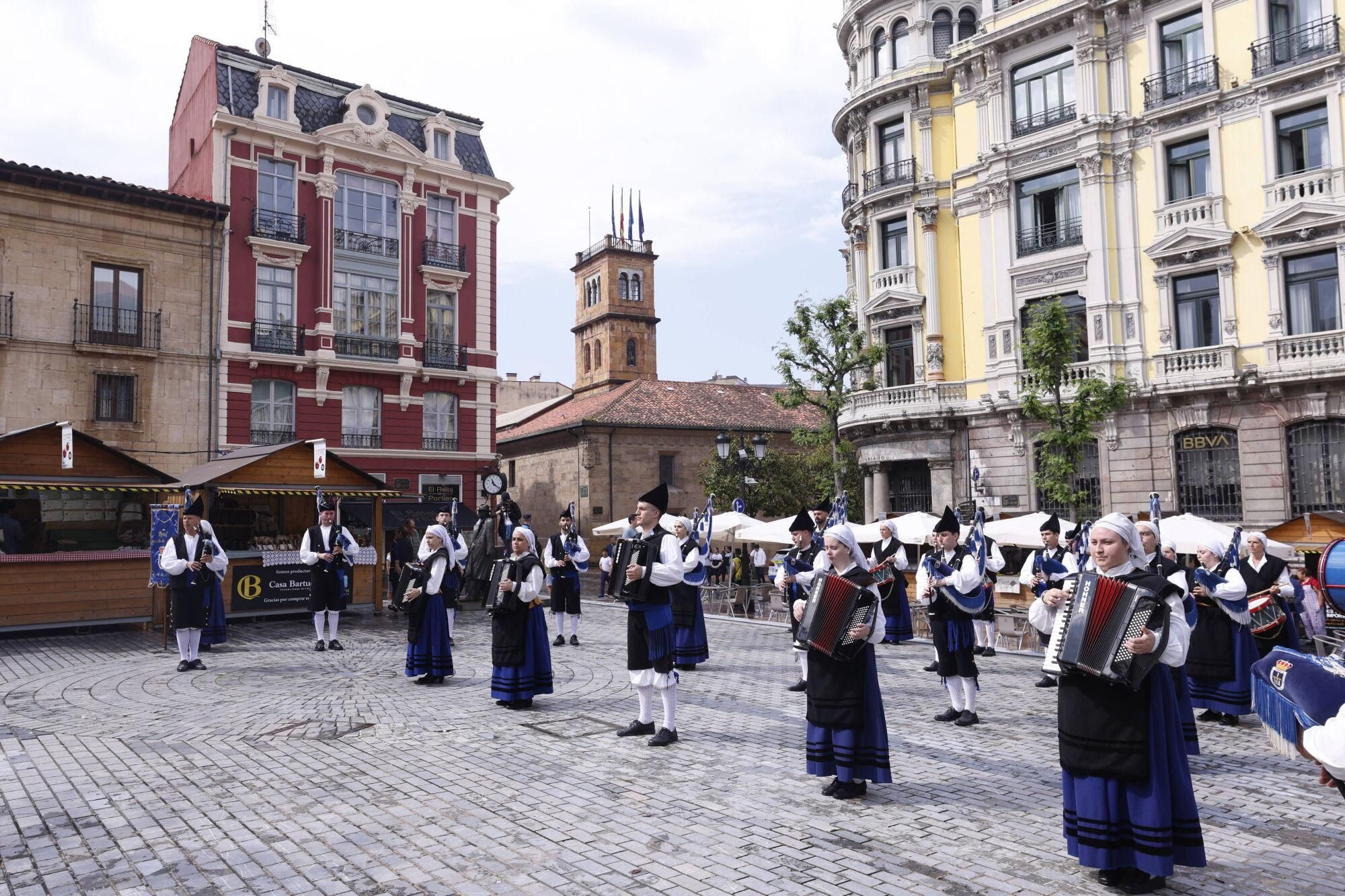 Apertura del mercadillo de la Ascensión y visita del alcalde