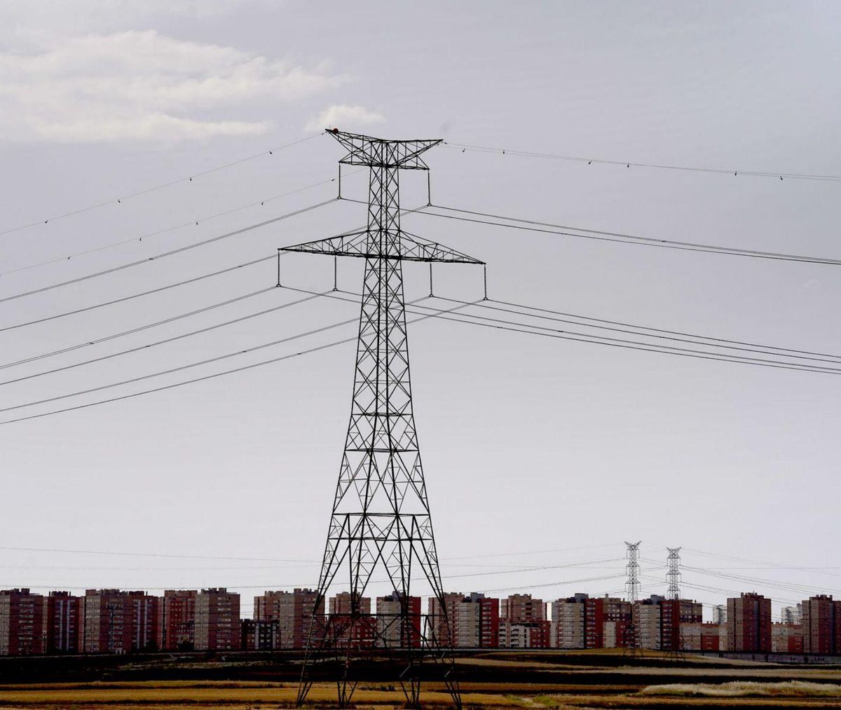 Brussel·les insta els estats a assumir part de la inversió en la xarxa elèctrica