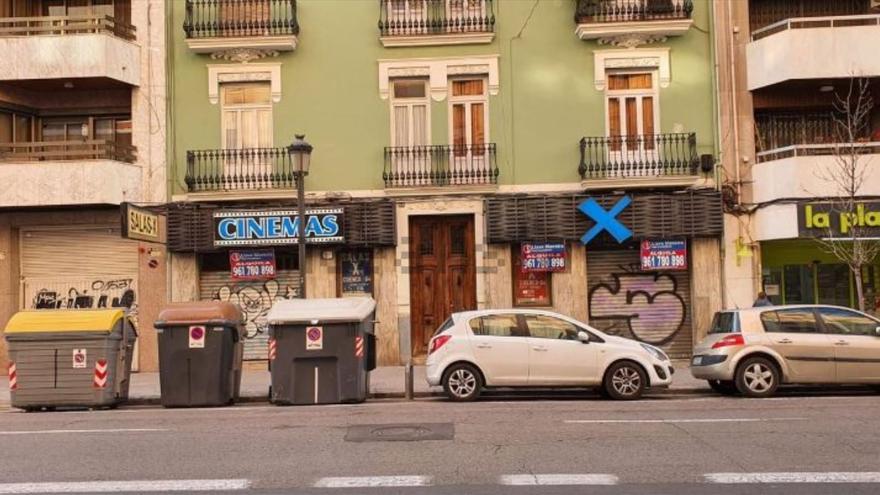 Se alquila' cine porno: la última sala X de España muere en Idealista - La  Opinión de Málaga