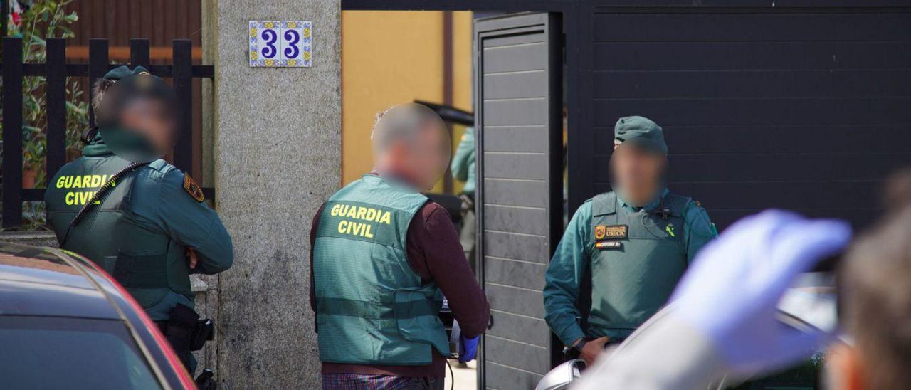Agentes que participaron, ayer, en el operativo de Donsión.  | // BERNABÉ