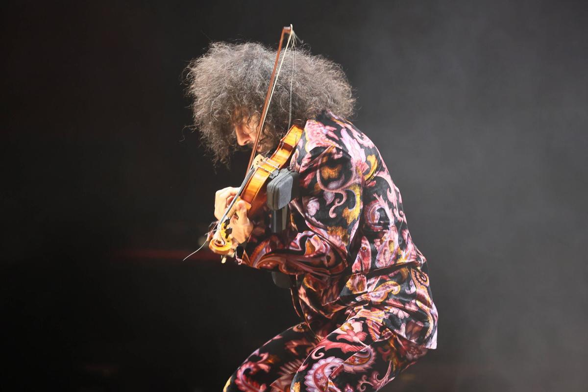Ara Malikian hace vibrar al público de Oviedo con "Intruso"