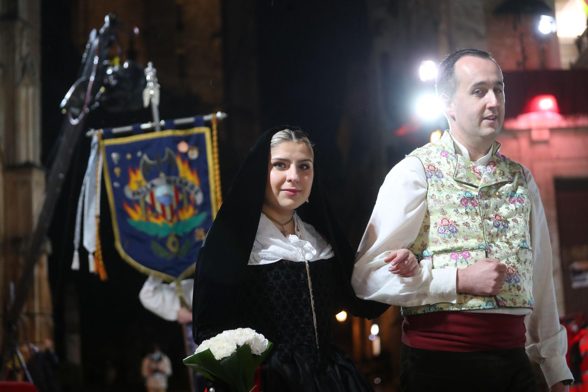 Búscate en el primer día de ofrenda por la calle de la Paz (entre las 21:00 a las 22:00 horas)