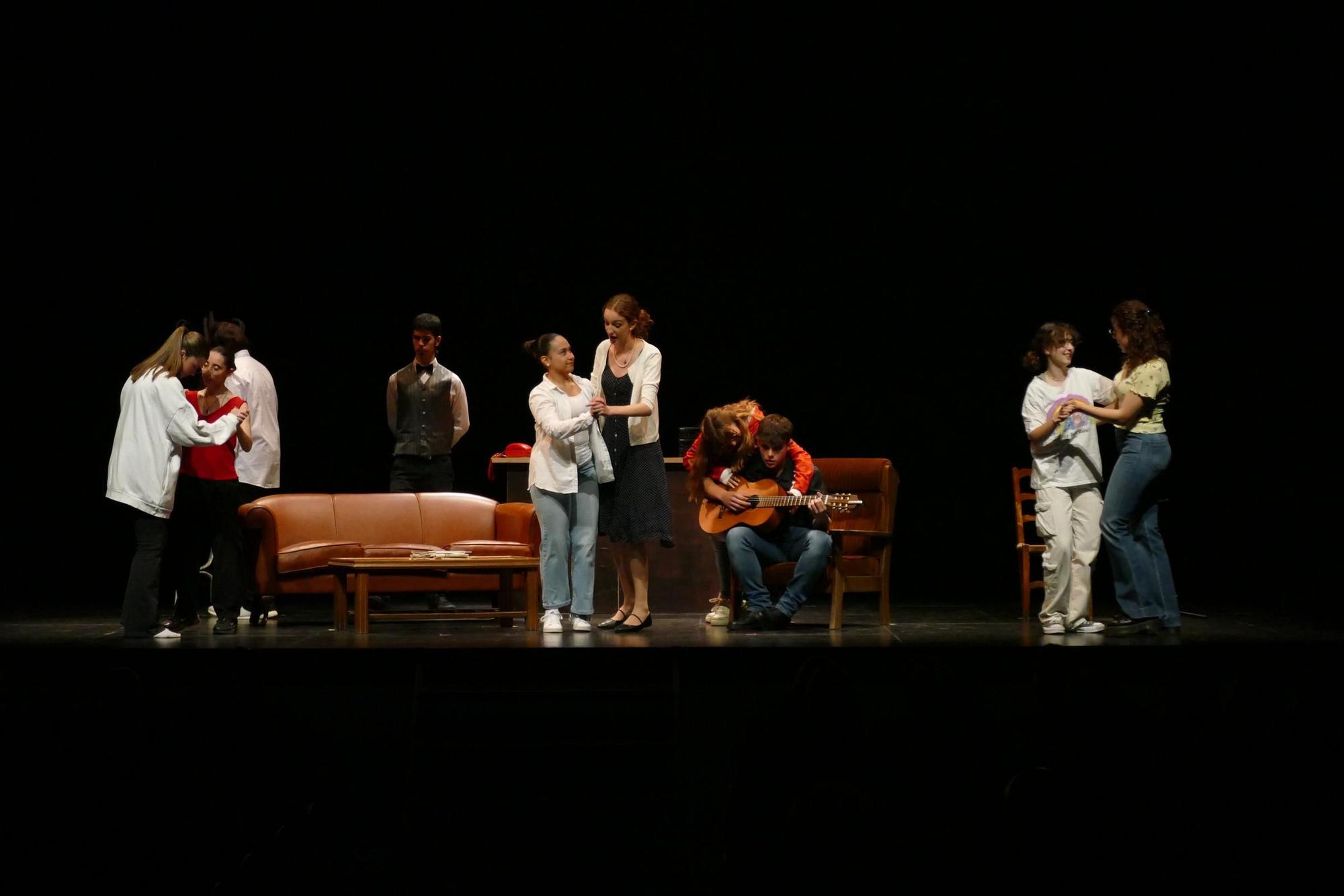 A Mossegades estrena «Aixopluc» a La Cate de Figueres