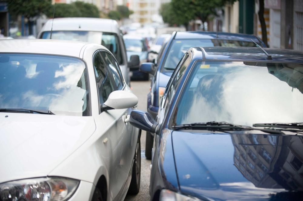 El Concello inicia una campaña permanente contra todos los estacionamientos indebidos.