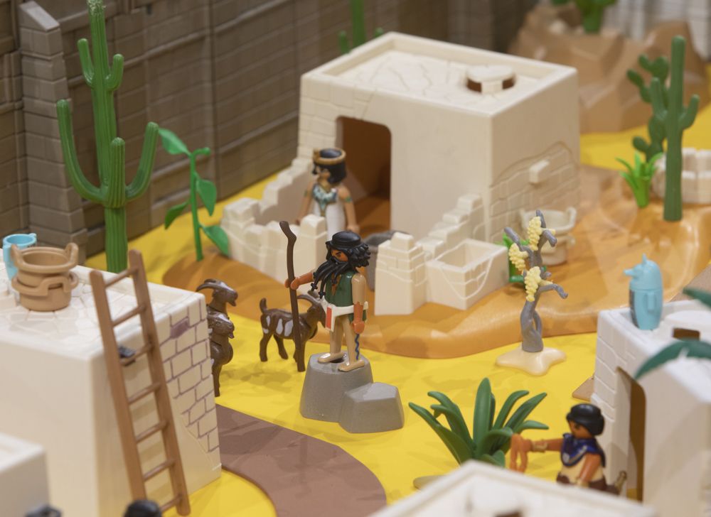 Así es el Belén hecho con figuras de Playmobil en Puçol