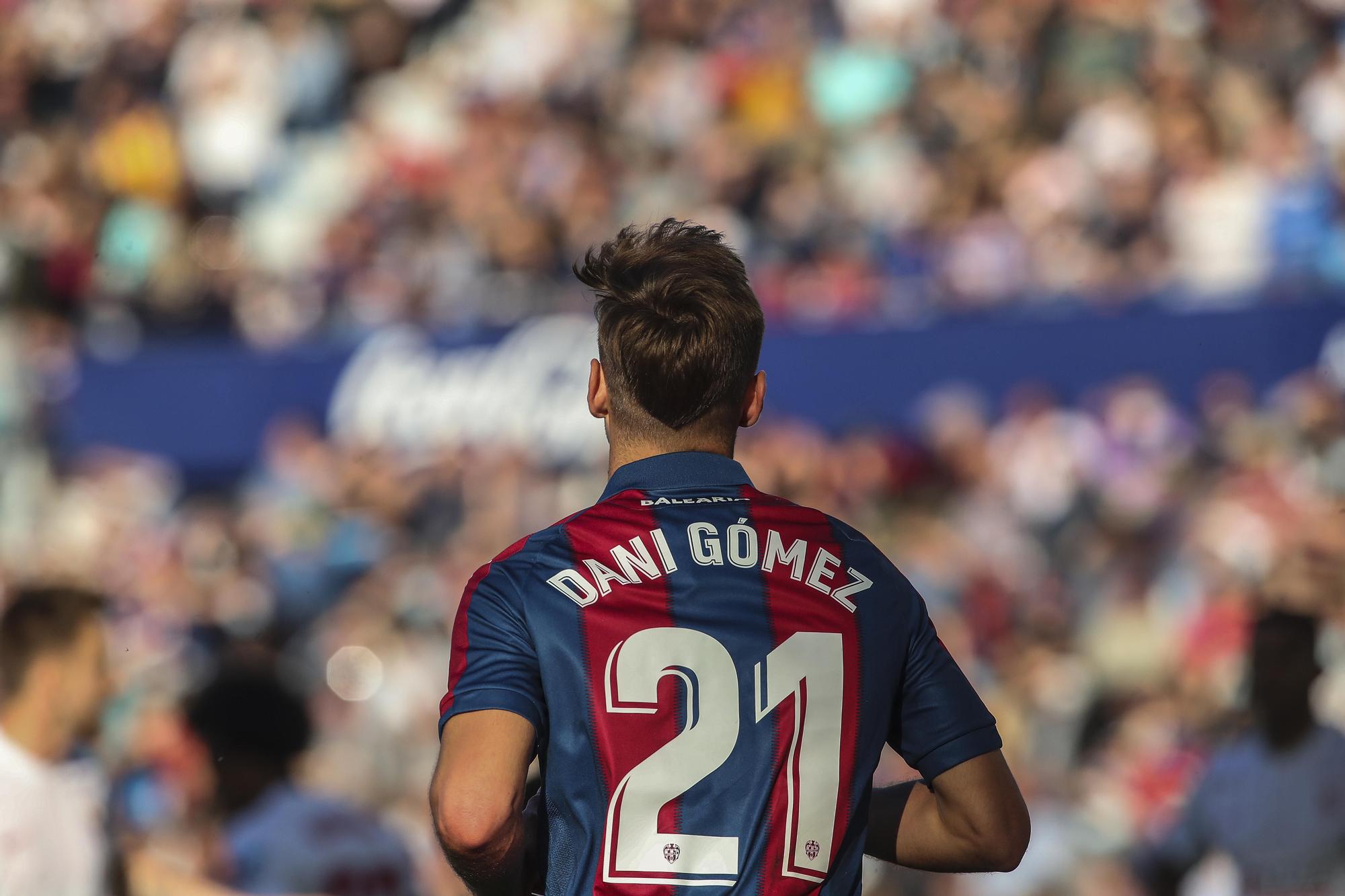 Las imágenes del partido entre el Levante UD y el Sevilla