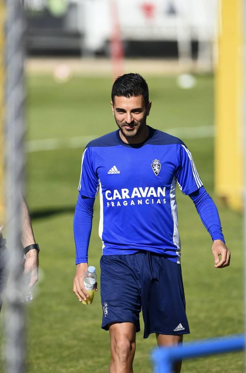 Entrenamiento a puerta abierta del Real Zaragoza en La Romareda