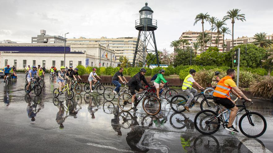 Las dos caras de la movilidad en Alicante: de la peatonalización del Centro Tradicional a la falta de nuevos carriles bici