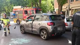 Herida una mujer en el vuelco de un coche en la avenida de Pardaleras