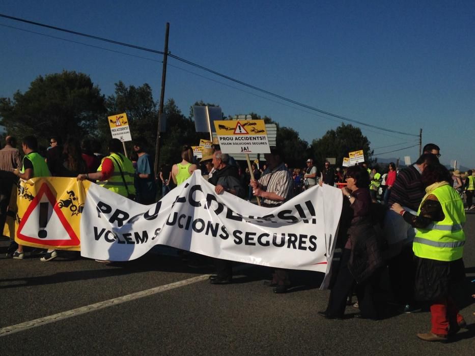 Tallada l''N-260 a Navata a causa d''una manifestaci