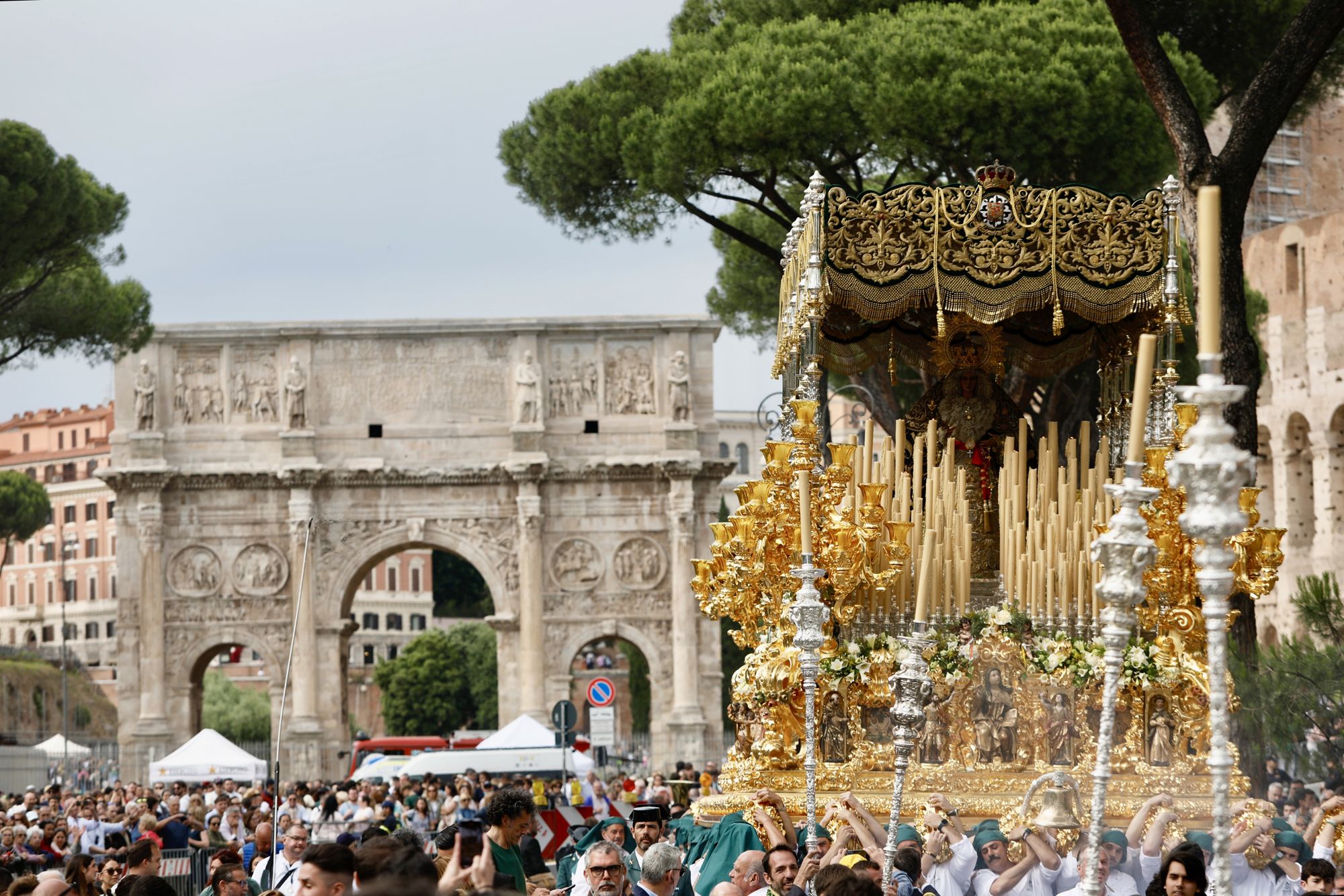 Gran procesión por el Jubileo de las Cofradías, en fotos