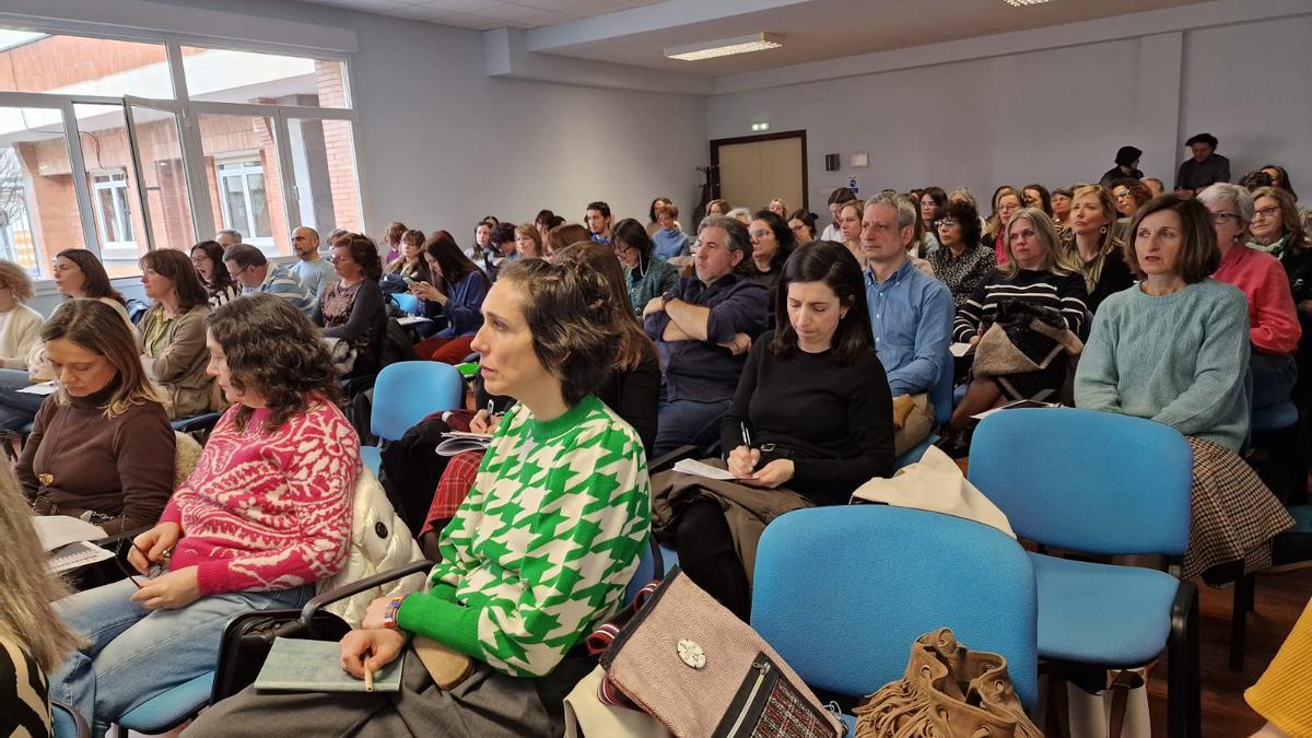 Asistentes al encuentro, en el CPR de Gijón-Oriente.