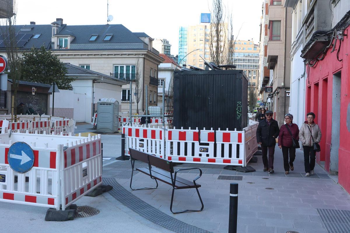 Las obras en la avenida de Os Mallos continúan un año después del inicio de los trabajos