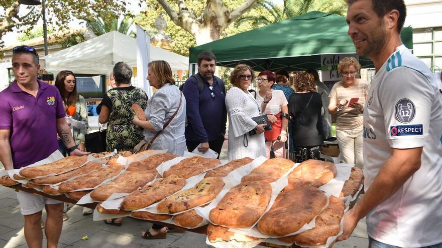 En el aspecto gastronómico, la coca saginosa carletina es su producto más destacado.