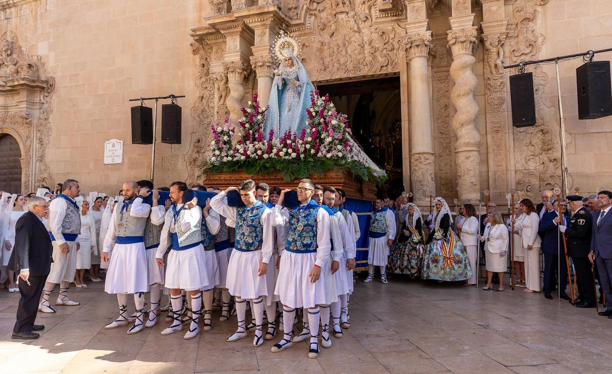 Aleluyas como colofón de la Semana Santa Alicantina Aleluyas como colofón de la Semana Santa Alicantina