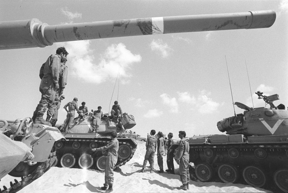 Tanques de Israel durante la guerra del Yom Kippur, en 1973. Tanques de Israel durante la guerra del Yom Kippur, en 1973.