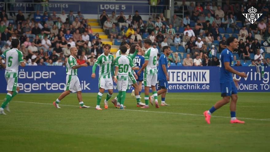 El Betis inaugura la pretemporada con una goleada