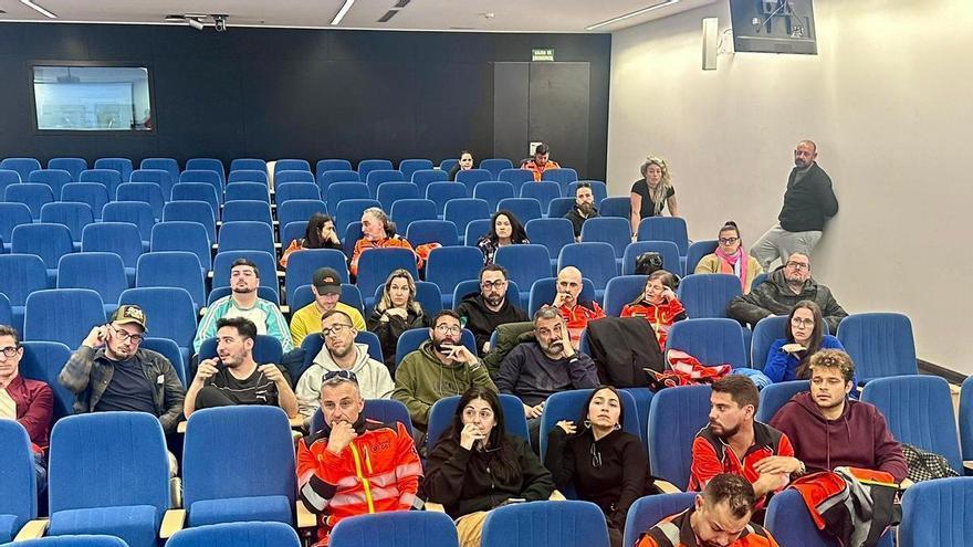 Ibiza ambulance workers threaten strike if service management does not improve