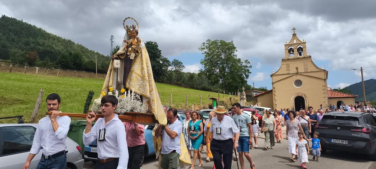 Procesión en Candanal.