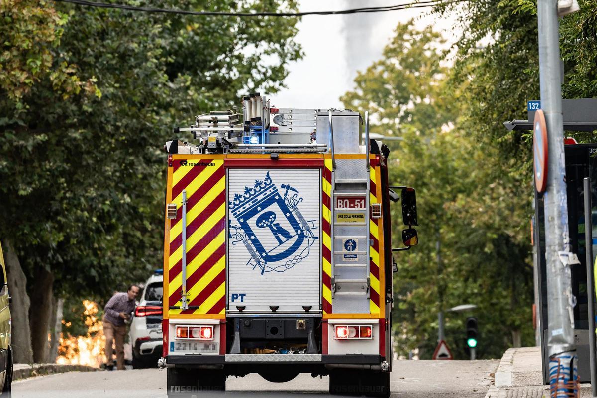 Archivo - Un camión de Bomberos, a 24 de octubre de 2023, en Madrid (España).