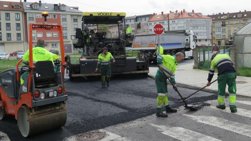 Obras de renovación do pavimento na rúa Eusebio Bértoa / C. da Laracha