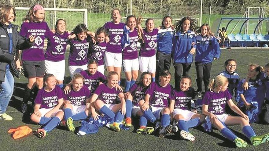 Un equipo femenino gana la Liga a los chicos