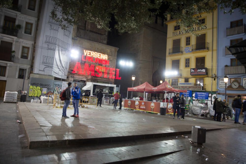 Primera gran noche de verbenas en València