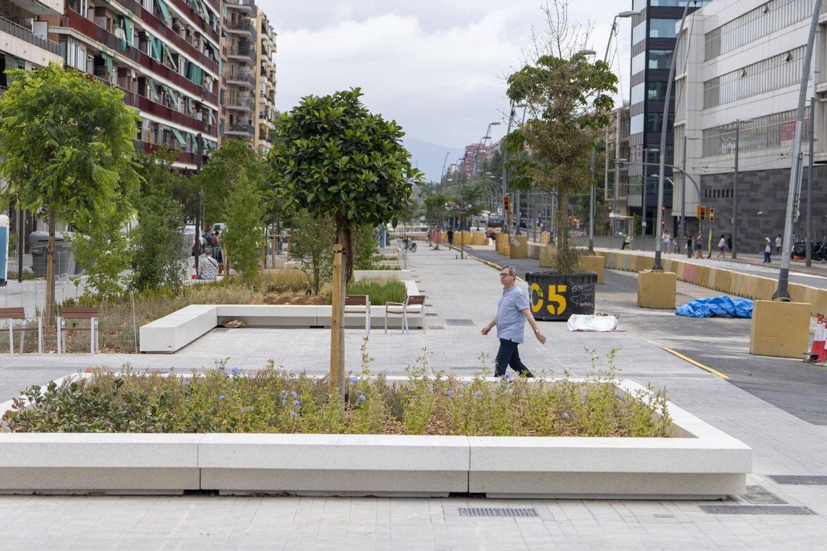 Obren el tram de la Gran Via entre les Glòries i la Rambla del Poblenou després de les obres