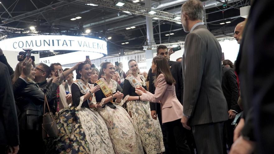 Los reyes de España visitan Fitur 2025 con parada especial en el estand de Valencia tras la dana
