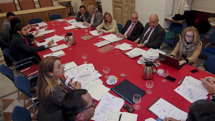 Técnicos y políticos abordan la mejora de las conexiones entre Cáceres y Portugal