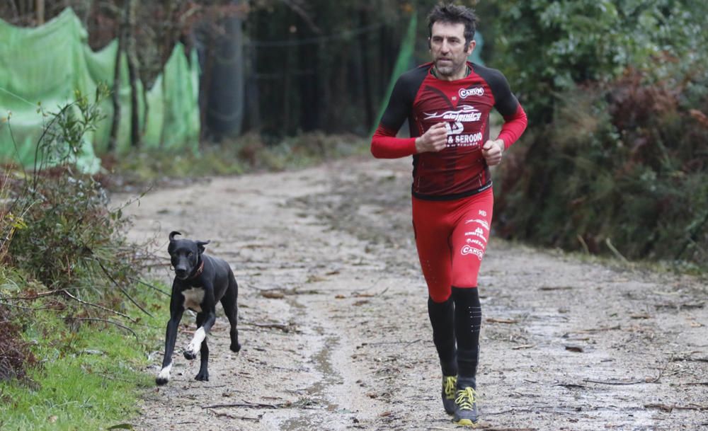 En los últimos años, el gran atleta se ha volcado en el canicross, donde corredor y perro han de competir como uno solo. // FdV