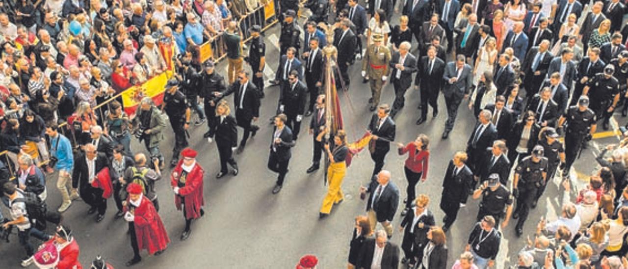 La Senyera vuelve a la calle en el camino a la normalidad