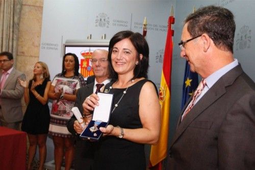 Bascuñana entrega las placas a los funcionarios de prisiones