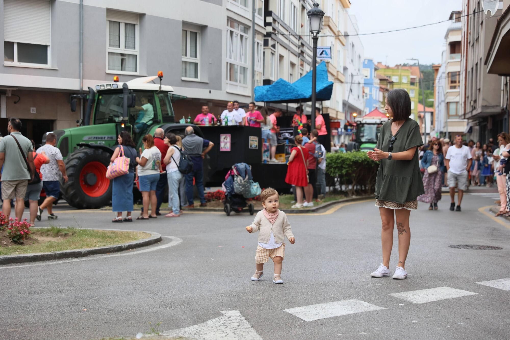 EN IMÁGENES: El desfile de carrozas por las fiestas del Carmen de Luancoi