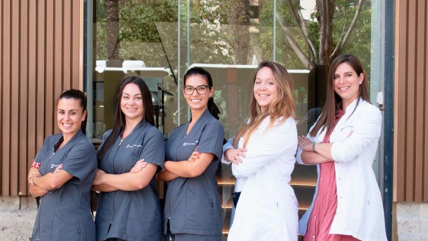 Clínica Dental Crooke cuenta con un equipo especialista en odontología estética y carillas con más de 15 años de experiencia