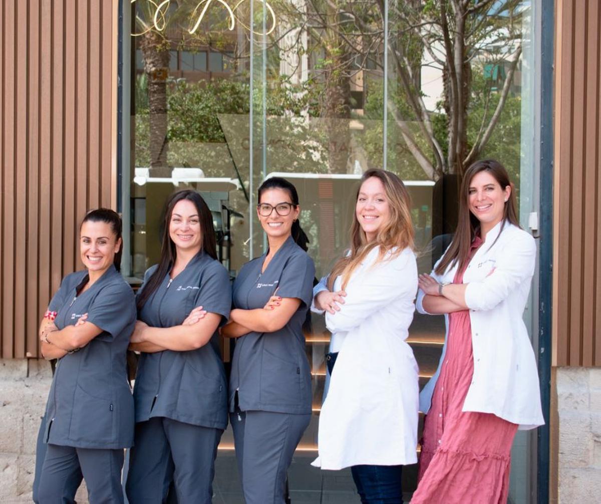Clínica Dental Crooke cuenta con un equipo especialista en odontología estética y carillas con más de 15 años de experiencia