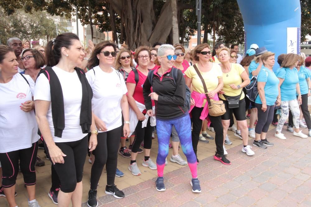 Más de un centenar de personas se suma a la Marcha