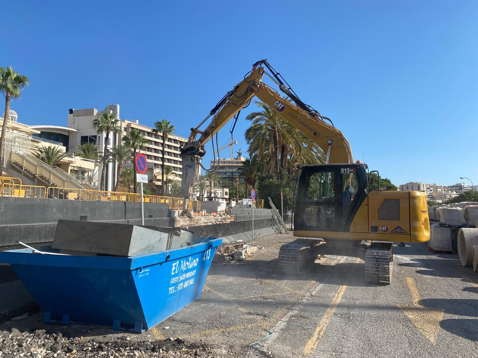 Empiezan los trabajos de demolición de la discoteca Social Club Mallorca del Paseo Marítimo
