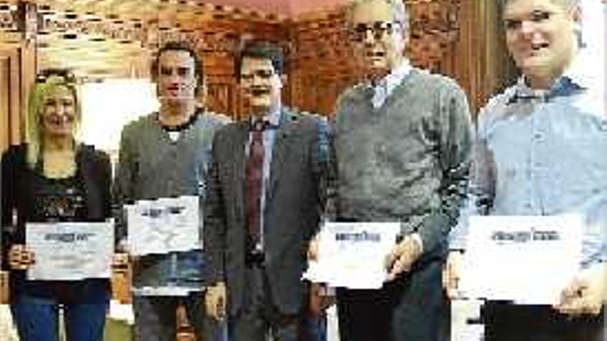 Els quatre nous ambaixadors d&#039;Igualada reben el diploma acreditatiu
