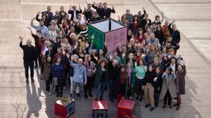 Foto de familia de los asistentes a su llegada para la programación del 30 aniversario del Centre de Cultura Conteporània de Barcelona (CCCB)