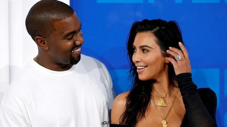 Kim Kardashian y Kanye West alquilan un vientre para tener a su tercer hijo