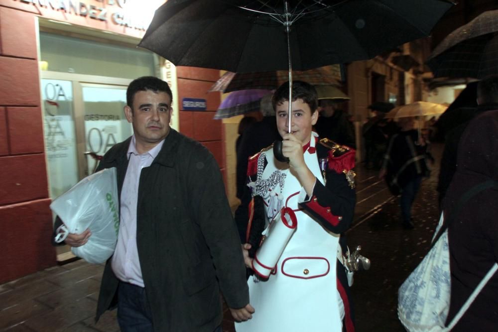 La lluvia obliga a suspender la procesión de la Piedad